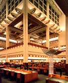 Sala de lectura de humanidades de la Biblioteca Británica, ubicada en St Pancras, Londres.