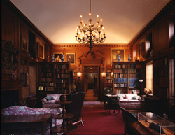 Foto interior de la biblioteca