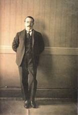 Leopoldo Lugones en 1922 (Caras y Caretas)