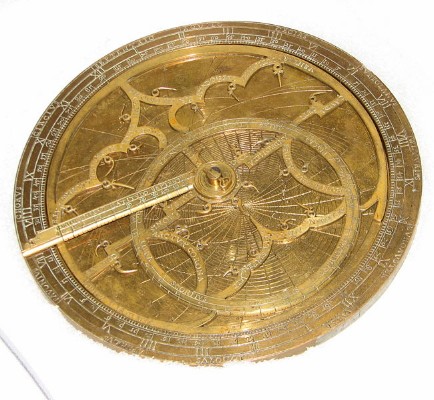 651px-Yale's_Hartmann_astrolabe.jpg