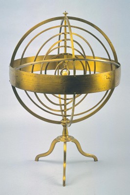 esfera armilar heliocentrica 1800.jpg