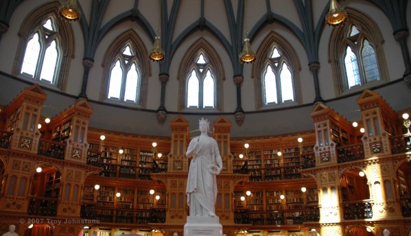 Library of Parlament, Ottawa, Canada.jpg