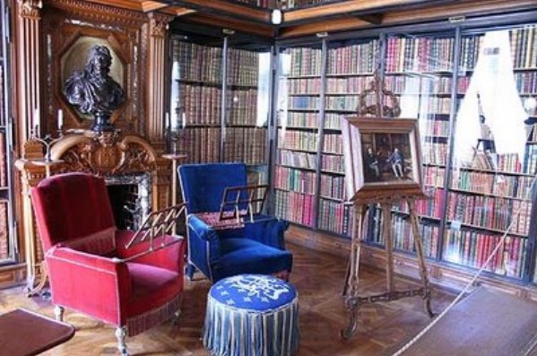 Cabinet des livres Duc dAumale.jpg