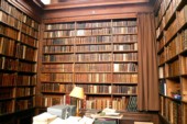 Wren library, triniti college, Cambridge, England3.jpg