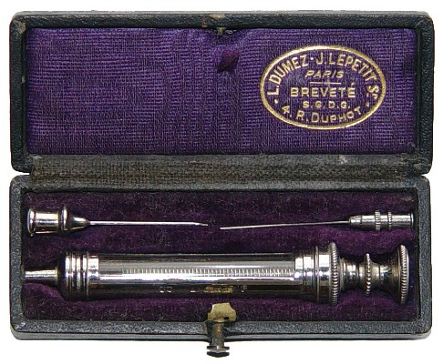 syringe_hypodermic_set_Dumez_Lepetit_Paris_c.jpg