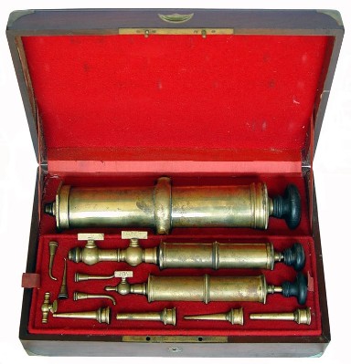 embalming_set_Favre_c__1860_case_open.jpg