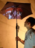 paraguas con pantalla.jpg