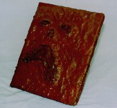 Libro encuadernado en piel humana - Inglaterra S.XVI.jpg